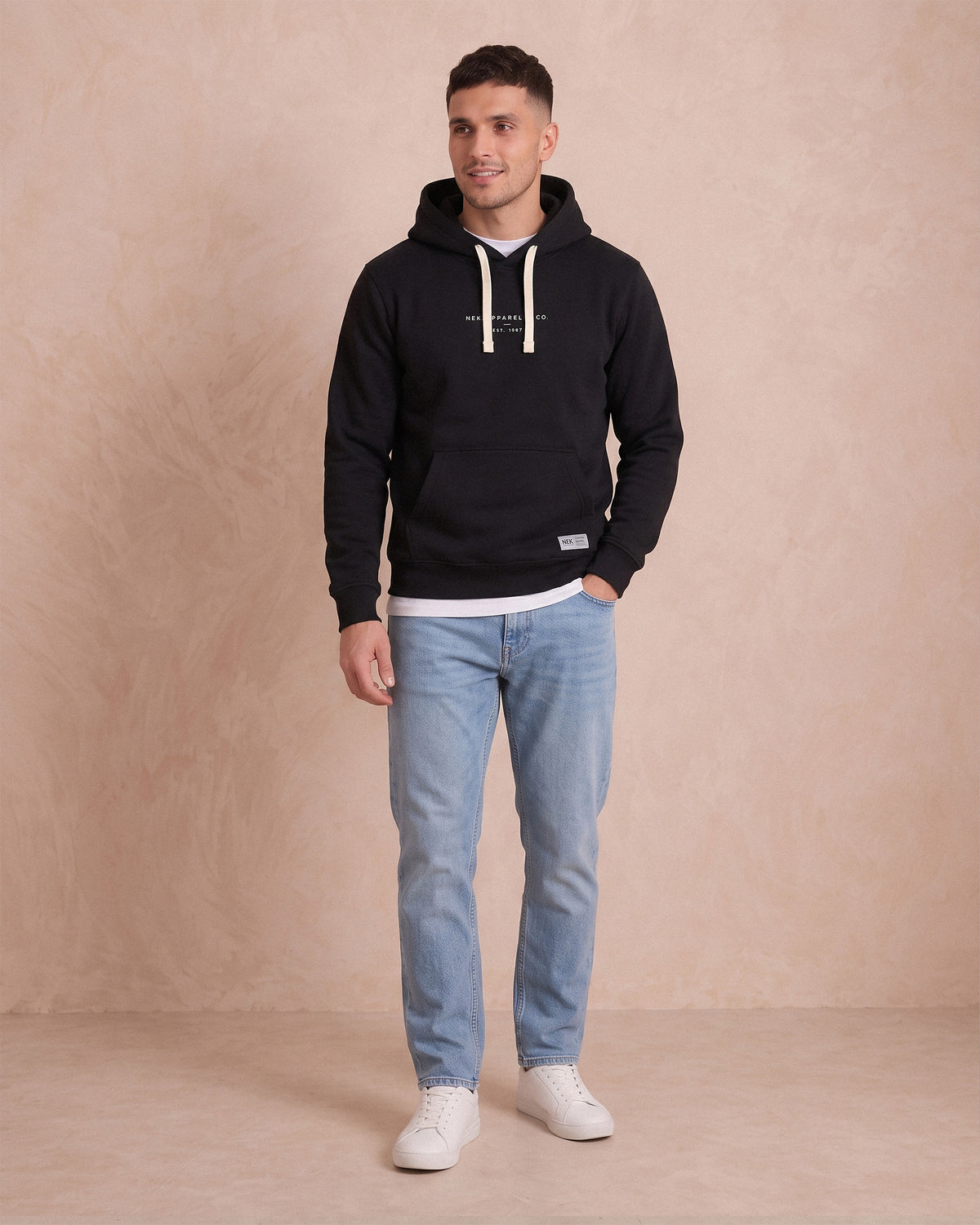 Duks sa kapuljačom NEK Apparel - Crna